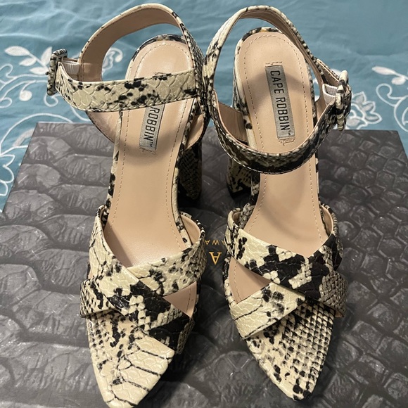 Snake skin platform heel size 7 - Picture 6 of 6